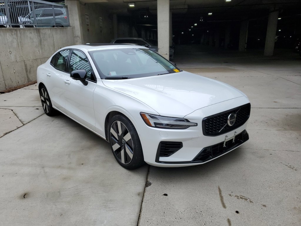 Used 2024 Volvo S60 T8 Plus w/ Climate Package AWD/4WD image 9