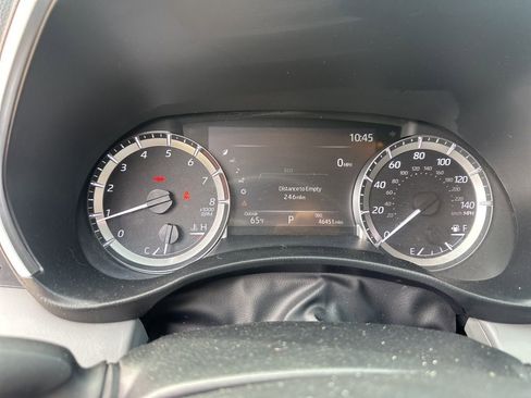 Used 2023 Toyota Highlander XLE image 12