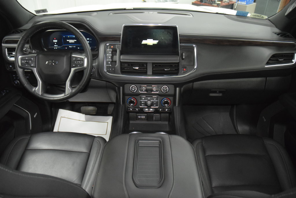 Used 2024 Chevrolet Suburban Z71 w/ Luxury Package AWD/4WD image 32