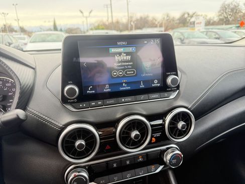 Used 2025 Nissan Sentra SV image 21