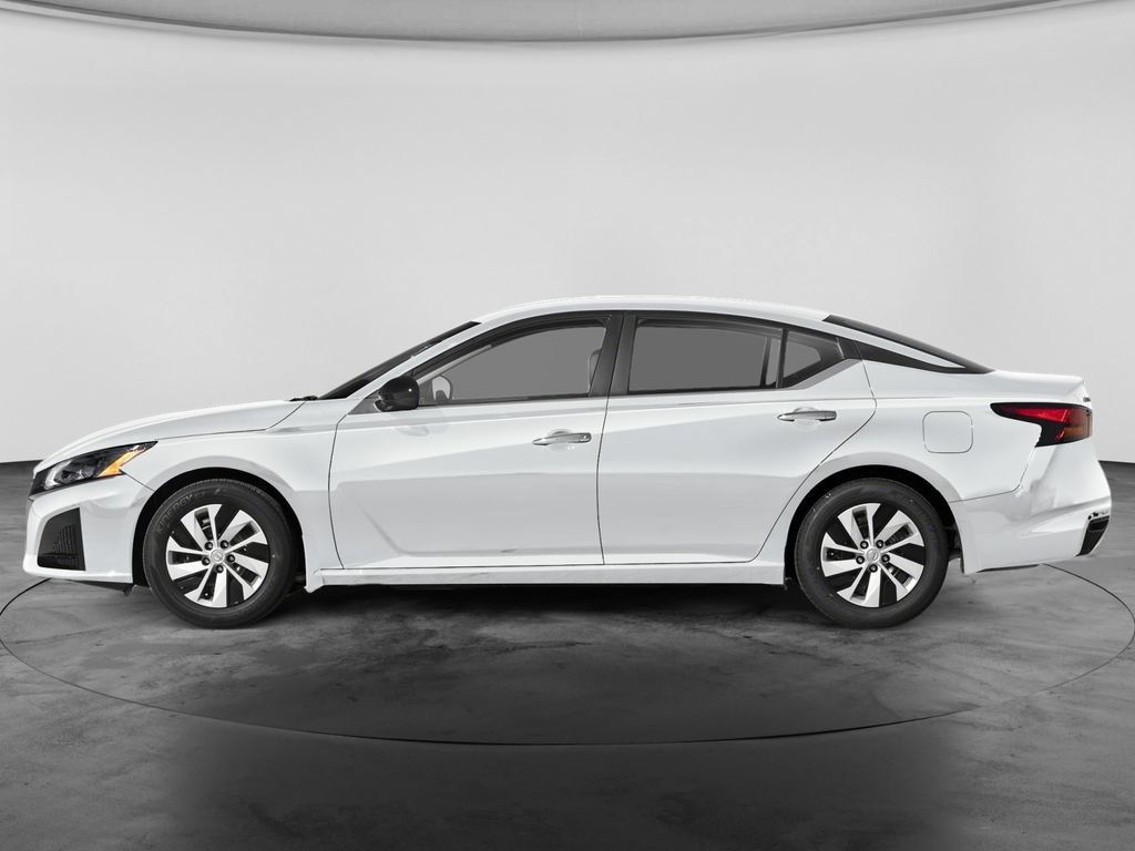 Used 2024 Nissan Altima 2.5 S FWD image 3