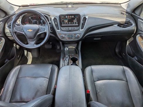 Used 2018 Chevrolet Malibu Premier w/ Premier Sun and Wheel Package FWD image 14