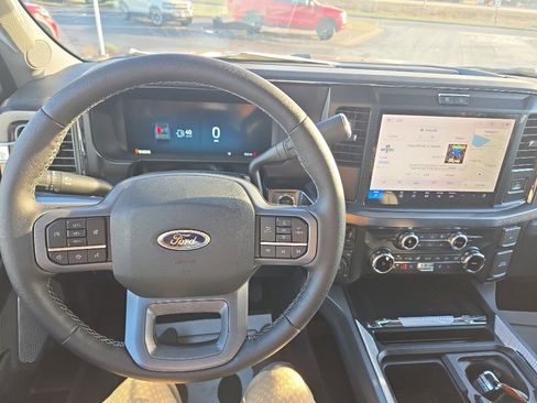 New 2025 Ford F250 Lariat w/ Black Appearance Package AWD/4WD image 9