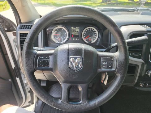 Used 2016 RAM 3500 Tradesman w/ Chrome Appearance Group RWD image 19