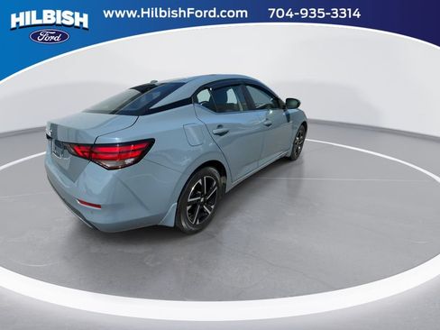 Used 2025 Nissan Sentra SV FWD image 8