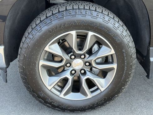 Used 2024 Chevrolet Silverado 1500 LT AWD/4WD image 34