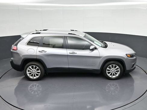 Used 2019 Jeep Cherokee Latitude w/ Popular Appearance Group FWD image 19