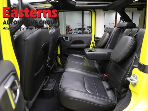 Used 2022 Jeep Wrangler Unlimited Sahara w/ Cold Weather Group AWD/4WD image 22