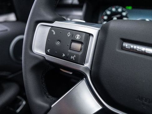 New 2025 Land Rover Discovery Dynamic SE image 39