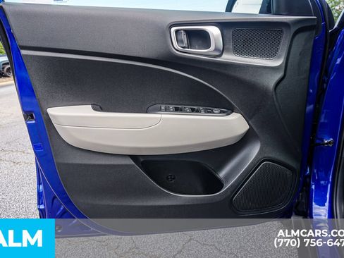 Used 2024 Hyundai Venue SEL FWD image 48