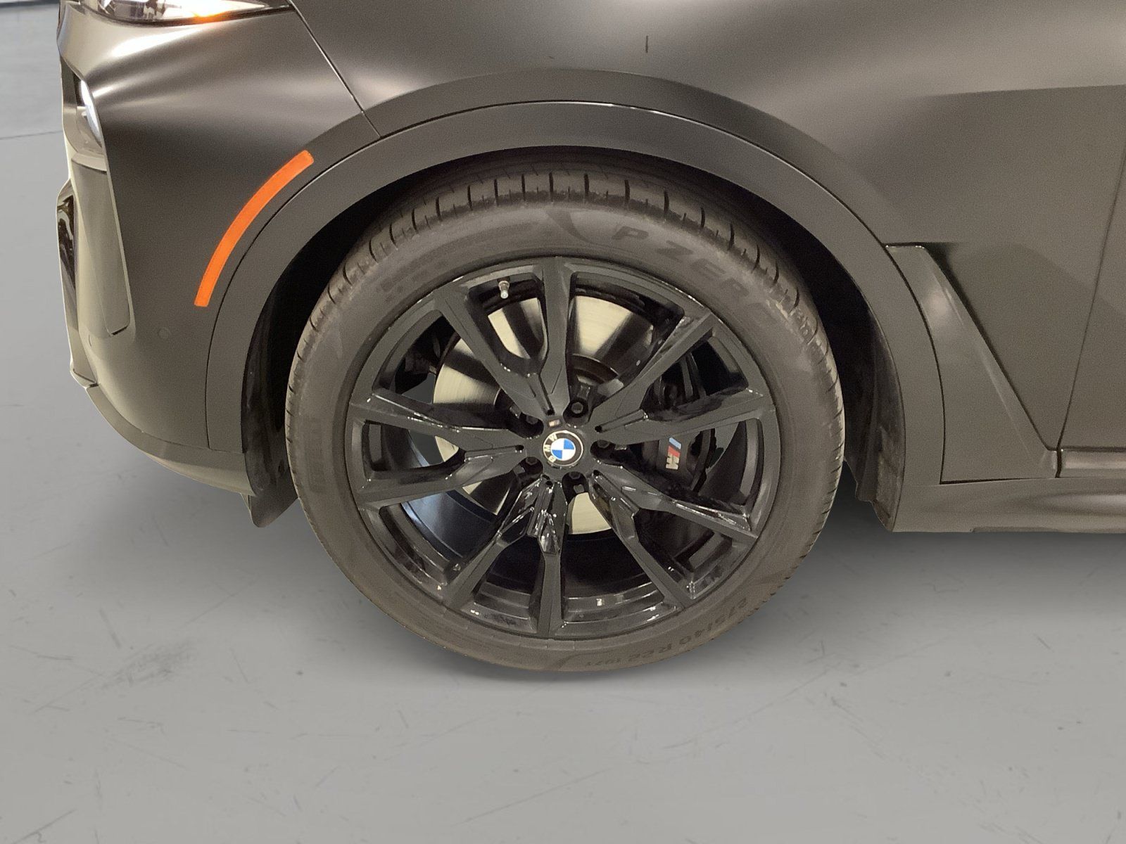 Used 2023 BMW X7 xDrive40i w/ Executive Package AWD/4WD image 9