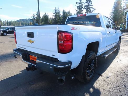 Used 2015 Chevrolet Silverado 3500 LTZ image 8