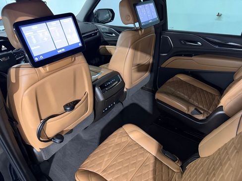Used 2021 Cadillac Escalade ESV Sport w/ Driver Assist Tech Package RWD image 23