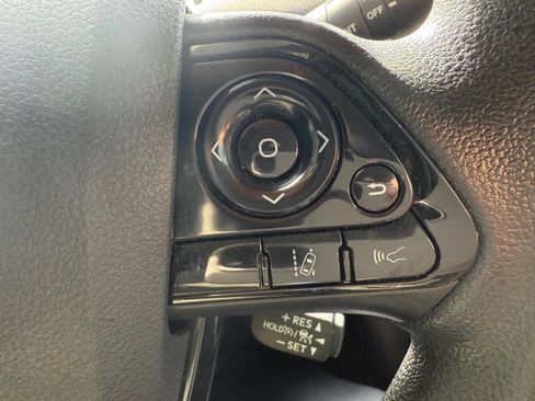 Used 2022 Toyota Prius LE FWD image 13