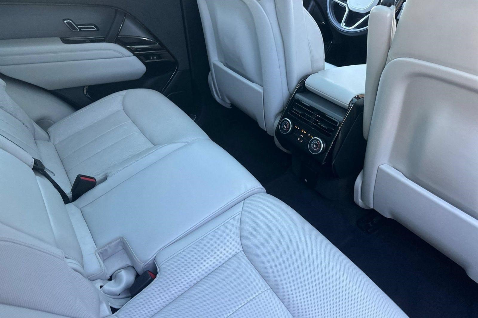 Used 2023 Land Rover Range Rover Sport SE AWD/4WD image 35