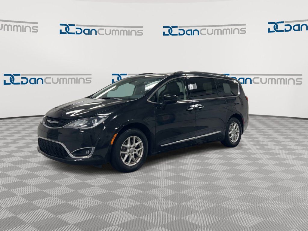 Used 2020 Chrysler Pacifica Touring-L FWD image 4