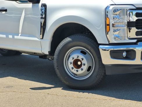 New 2026 Ford F350 XL w/ XL Chrome Package RWD image 2