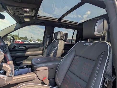 Used 2025 GMC Yukon XL AT4 Ultimate w/ LPO, Floor Liner Package AWD/4WD image 10