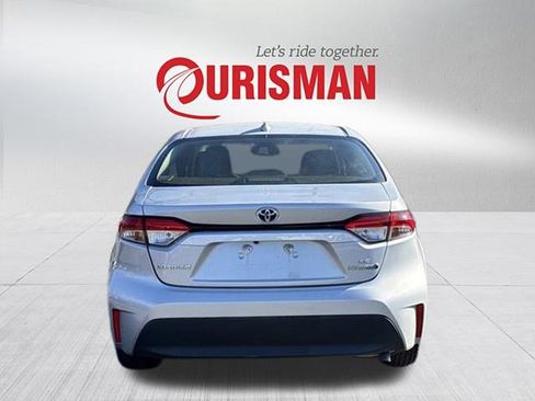 Used 2023 Toyota Corolla LE image 3