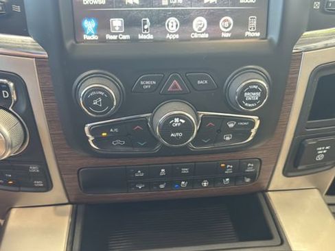 Used 2017 RAM 1500 Laramie w/ Convenience Group AWD/4WD image 13