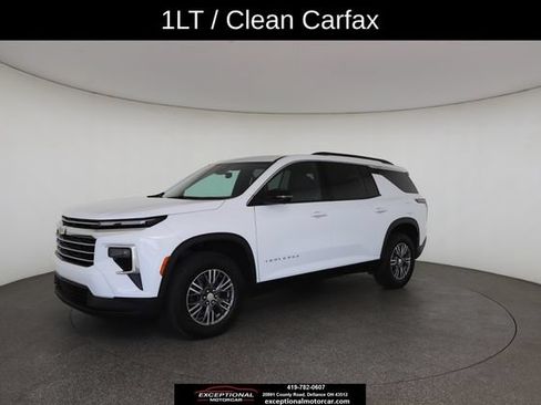 Used 2025 Chevrolet Traverse LT w/ Driver Confidence Package FWD image 3