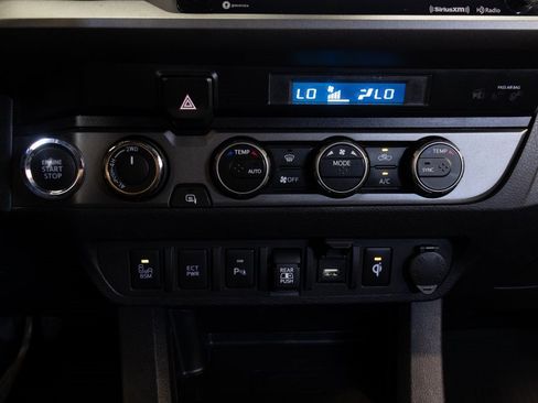 Used 2023 Toyota Tacoma TRD Sport image 32