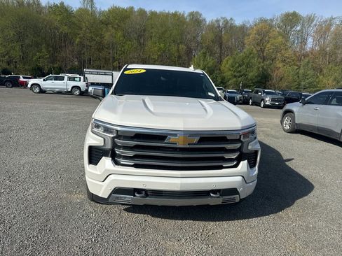 Used 2024 Chevrolet Silverado 1500 High Country w/ High Country Premium Package image 2