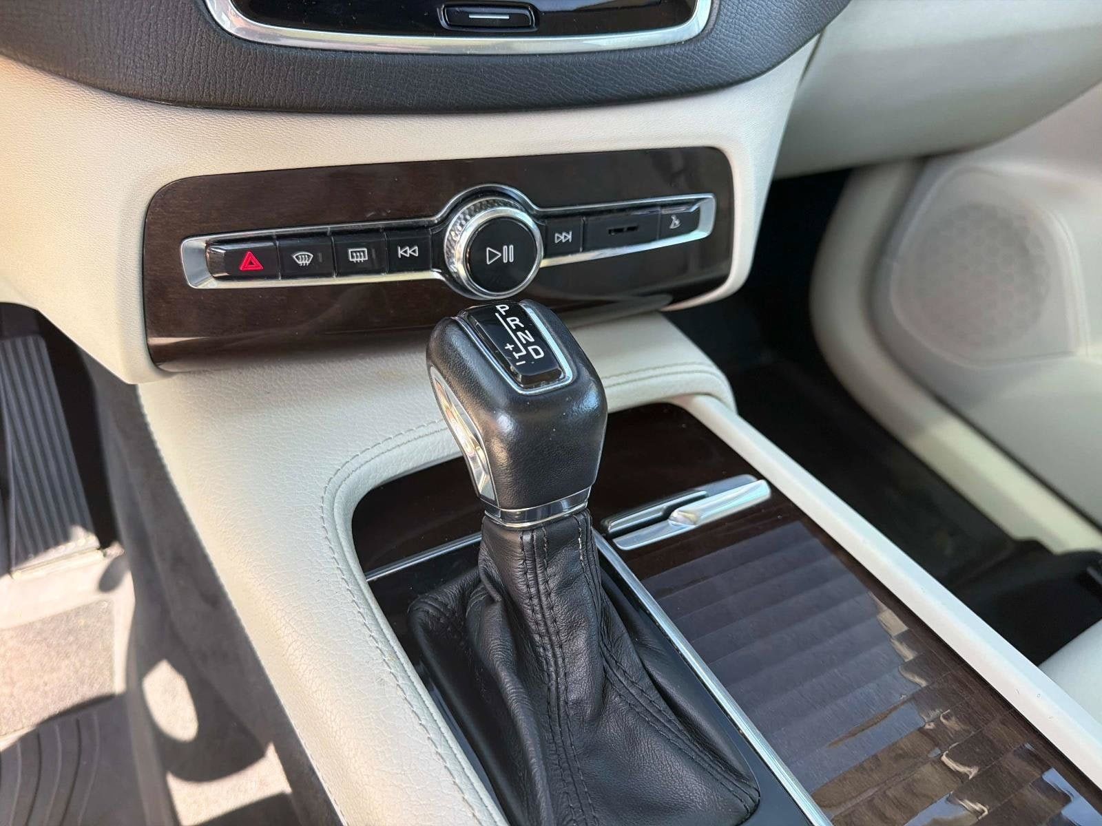 Used 2019 Volvo XC90 T5 Momentum w/ Protection Package Premier AWD/4WD image 25