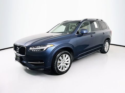 Used 2018 Volvo XC90 T6 Momentum image 3