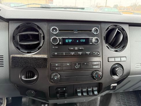 Used 2013 Ford F550 4x4 Crew Cab Super Duty w/ Payload Upgrade Pkg image 17