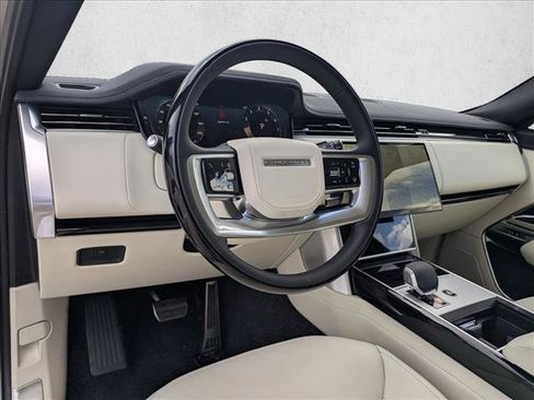 New 2025 Land Rover Range Rover SE image 3