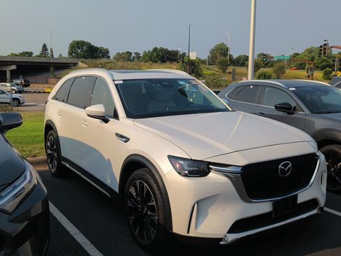 Used 2024 MAZDA CX-90 Plug-In Hybrid w/ Premium Pkg AWD/4WD image 2