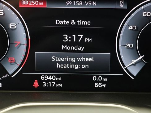 Used 2024 Audi Q5 e Premium Plus w/ Premium Plus Package image 17