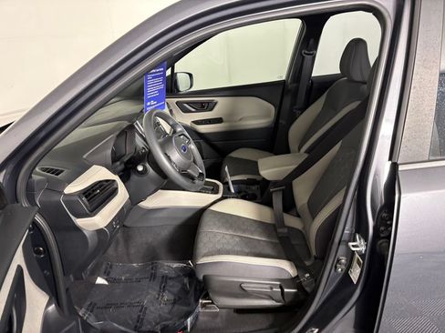 Used 2025 Subaru Forester AWD/4WD image 12
