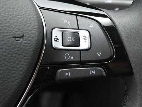 Used 2022 Volkswagen Passat 2.0T image 17