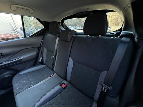 Used 2018 Nissan Kicks S image 31