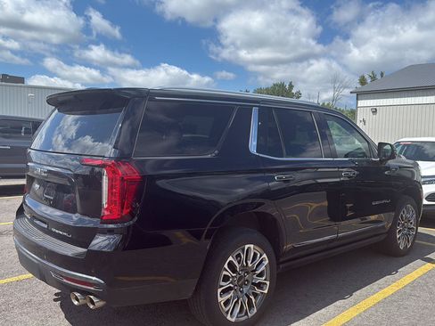 Used 2023 GMC Yukon Denali Ultimate AWD/4WD image 4