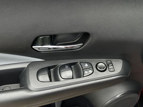 Used 2023 Nissan Kicks SR w/ SR Premium Package FWD image 23