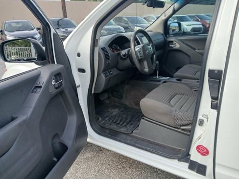 Used 2018 Nissan Frontier SV RWD image 14