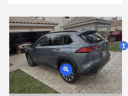 Used 2023 Toyota Corolla Cross XLE w/ Convenience Package image 2