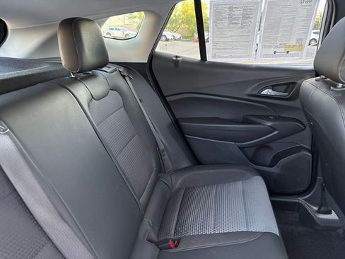 Used 2025 Chevrolet Trax LT image 35