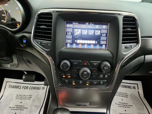 Used 2021 Jeep Grand Cherokee Laredo image 21