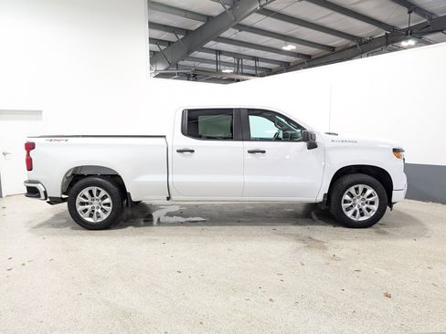 Used 2024 Chevrolet Silverado 1500 Custom image 2