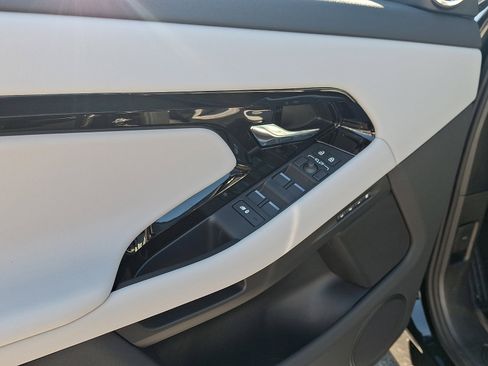 New 2026 Land Rover Range Rover Evoque S AWD/4WD image 10