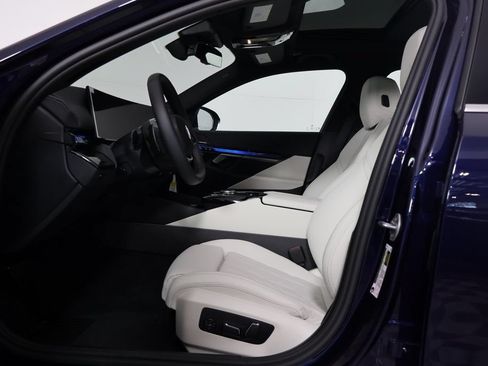 New 2027 BMW 530i w/ Premium Package RWD image 5