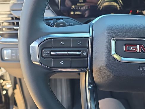 New 2025 GMC Acadia Elevation image 18