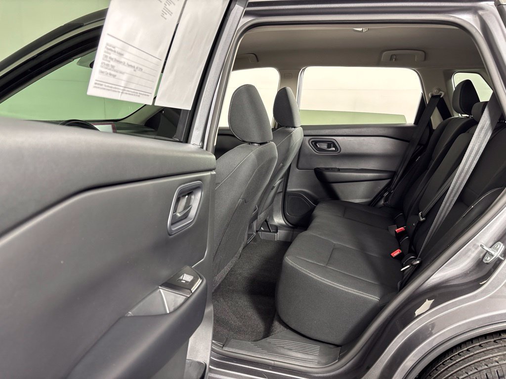 Used 2024 Nissan Rogue S AWD/4WD image 27