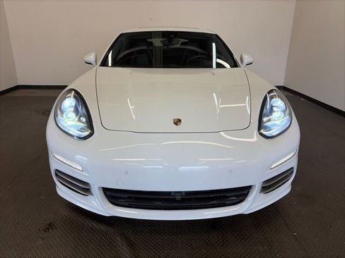 Used 2015 Porsche Panamera 4S image 3
