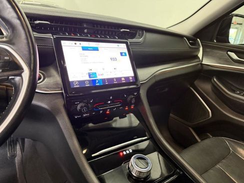 Used 2021 Jeep Grand Cherokee L Limited image 16