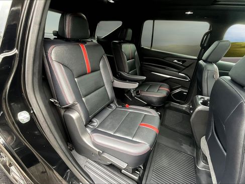 Used 2025 Chevrolet Traverse RS w/ LPO, Floor Liner Package image 16